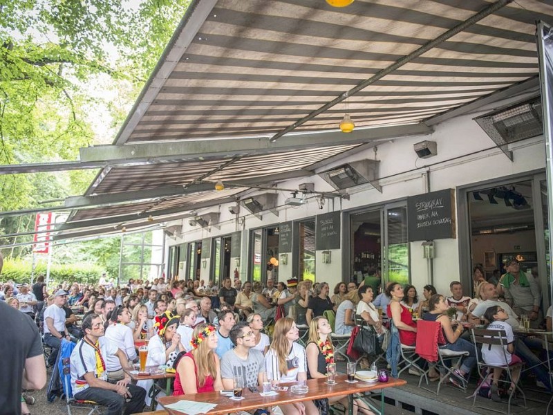 Public Viewing im Café Steinbruch.