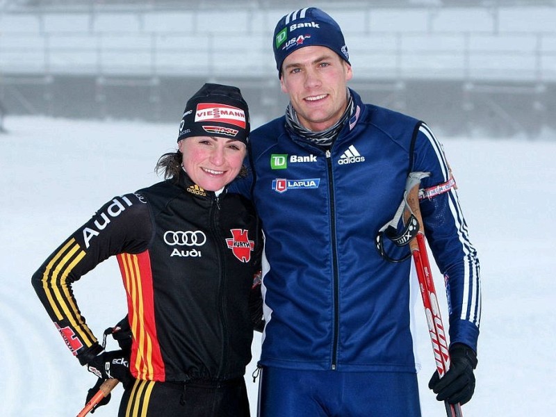 Beim Biathlon trafen diese Herrschaften zusammen: Die Deutsche Andrea Henkel und der US-Amerikaner Tim Burke.