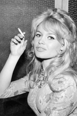 Mit ihren Filmen wie Die Wahrheit oder Viva Maria schrieb Brigitte Bardot Filmgeschichte. Das Foto zeigt sie 1959 in London.