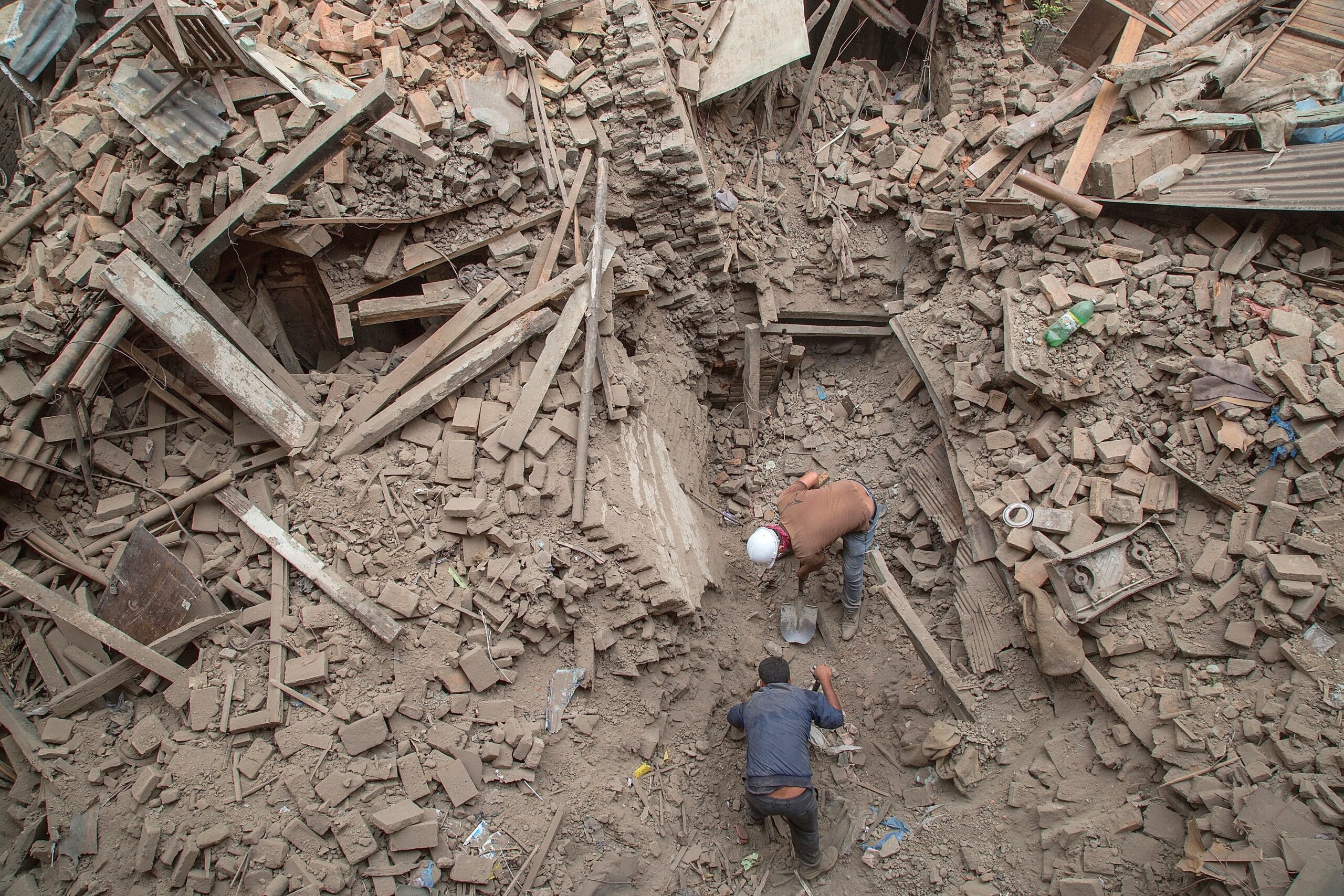 Das schwere Erdbeben im Himalaya hat zahlreiche Häuser in Nepal einstürzen lassen.