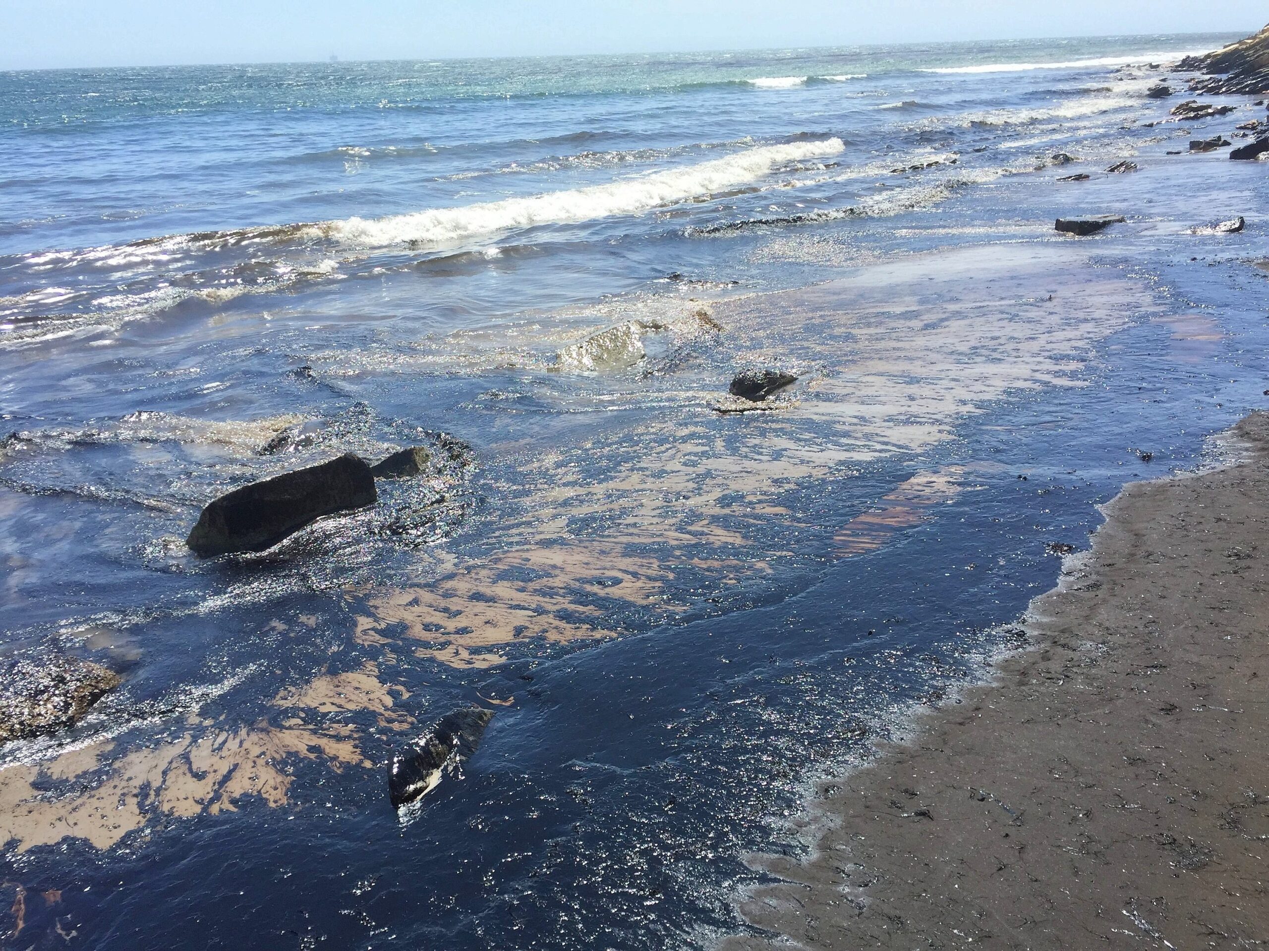 Umweltkatatstrophe in den USA: Noch ist unklar, was das Leck in einer Öl-Pipeline verursacht hat.