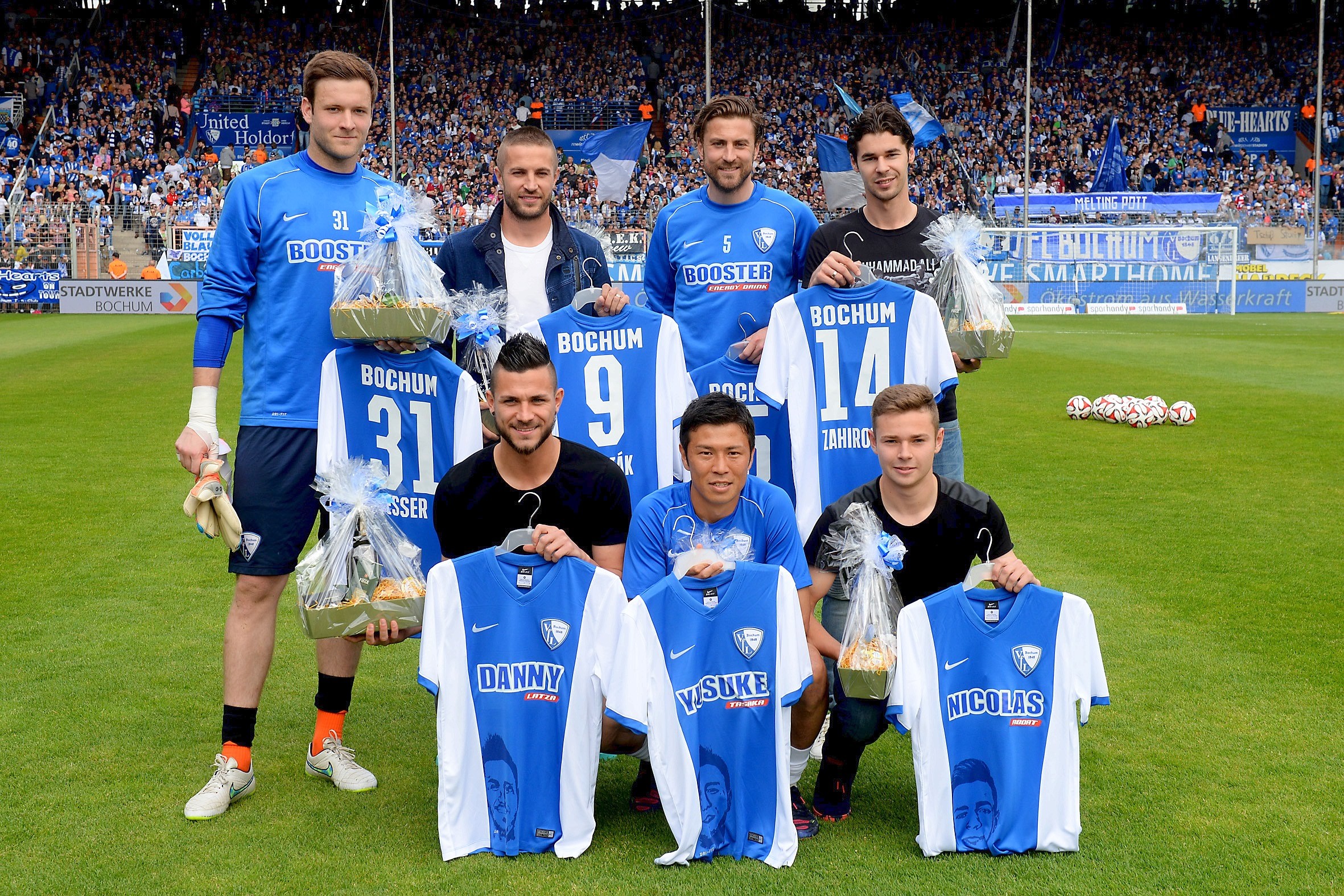 34. Spieltag der 2. Fußball-Bundesliga: Der Saisonausklang beim VfL Bochum inklusve Nullnummer gegen Sandhausen. Die Bilder von der Castroper Straße.