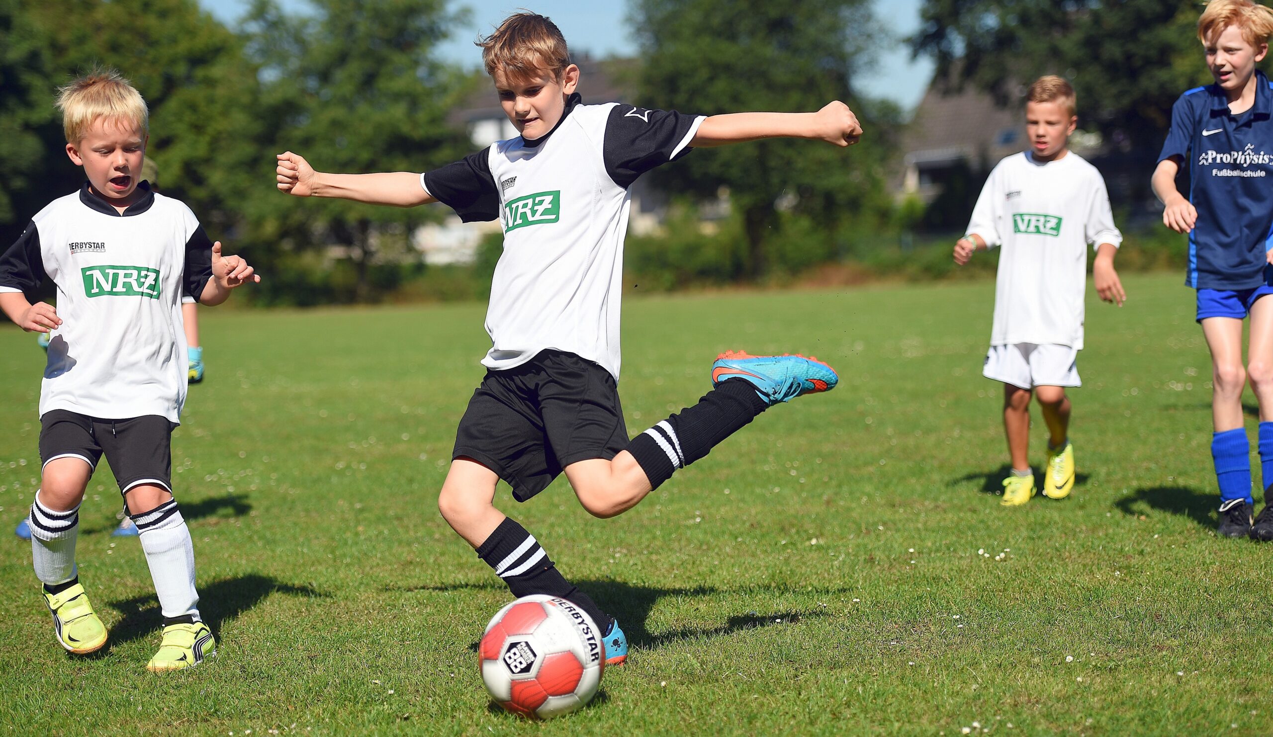 NRZ Ferienfußballcamp.