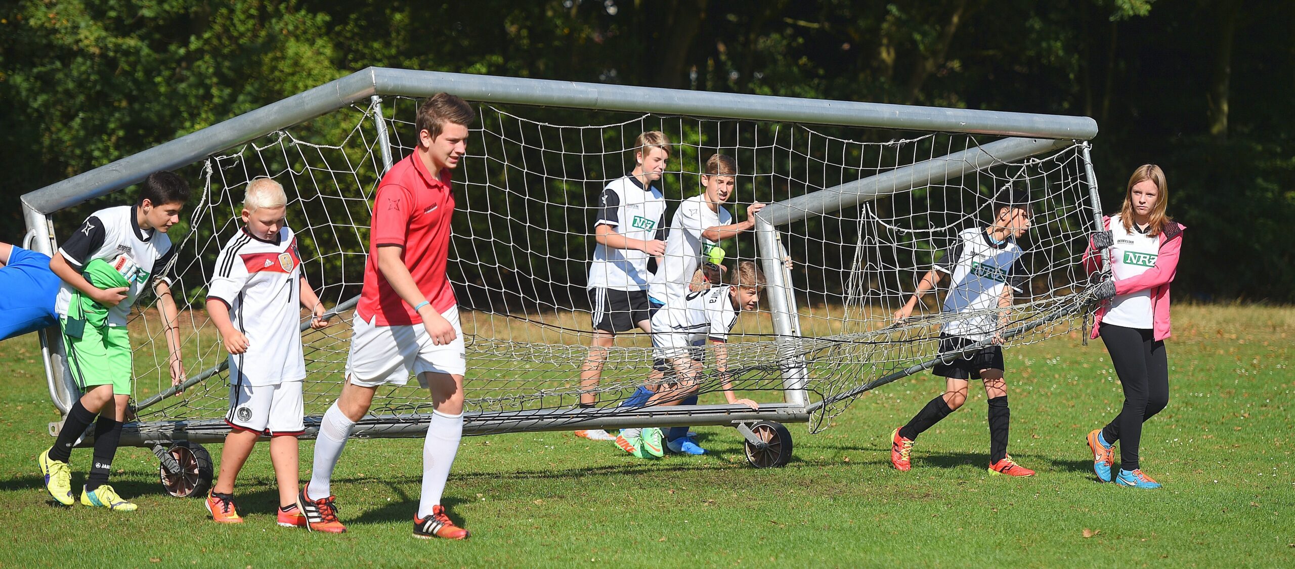 NRZ Ferienfußballcamp.