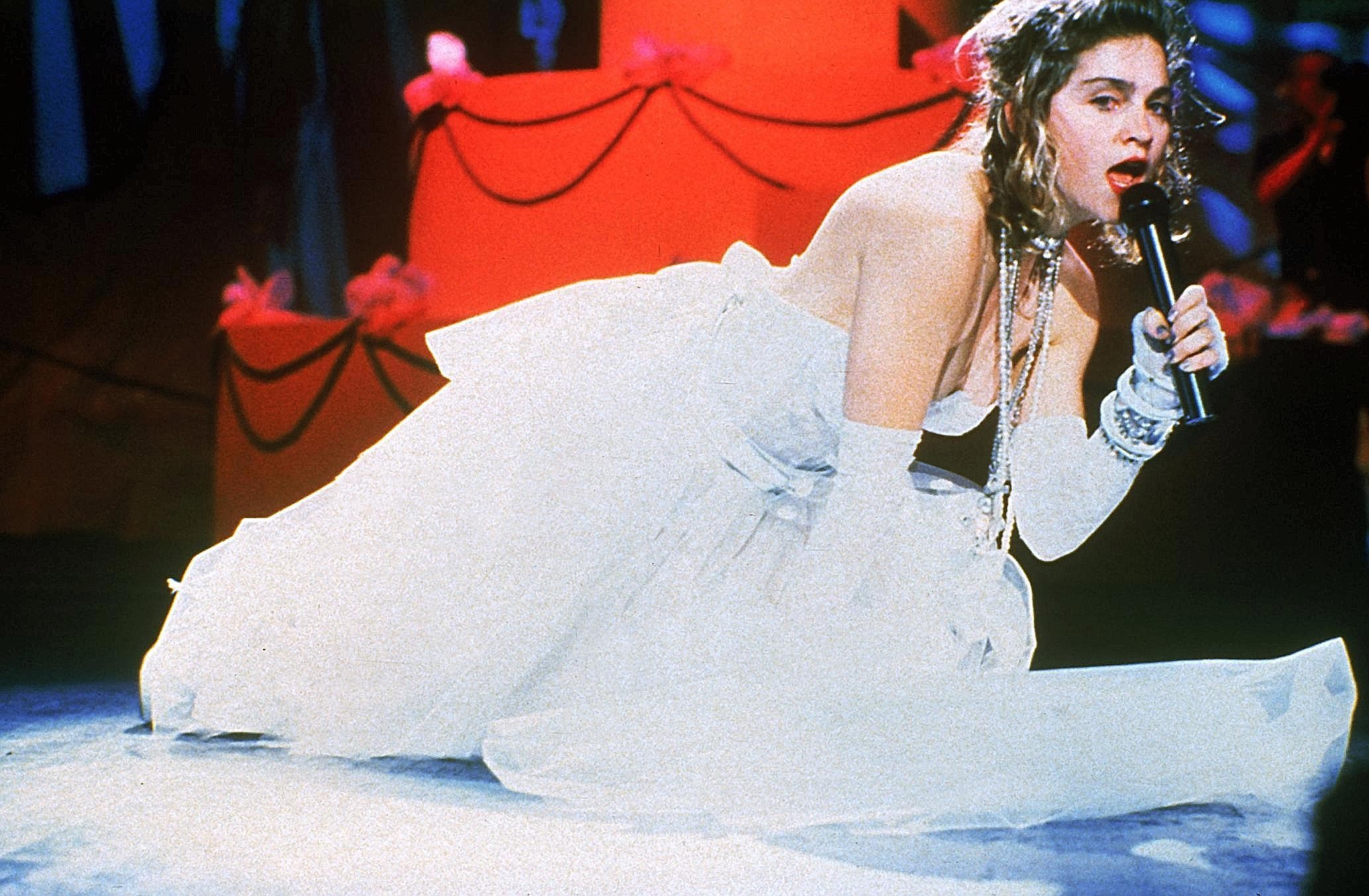 ... wird seit 1984 vergeben. Aus diesem Jahr stammt auch diese Aufnahme einer ziemlich derangierten Madonna, die ihren Hit Like a virgin zum Besten gab. Die Video Music Awards waren auch immer...