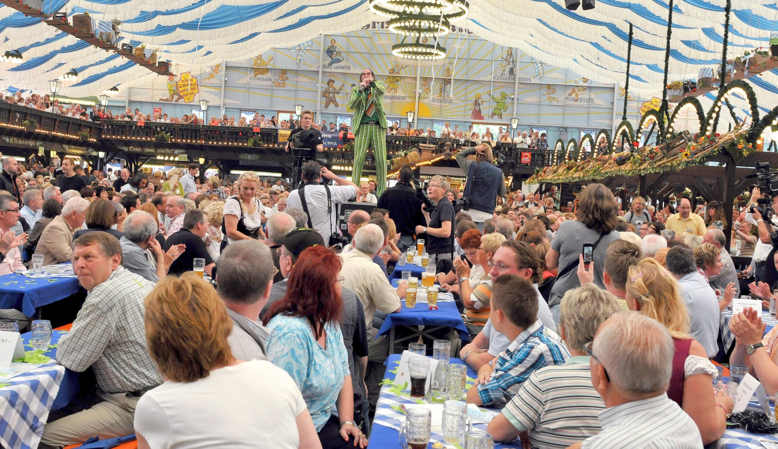 Crange steht Kopf. Bis zum 14. August lockt die 576. Cranger Kirmes zum großen Rummel.