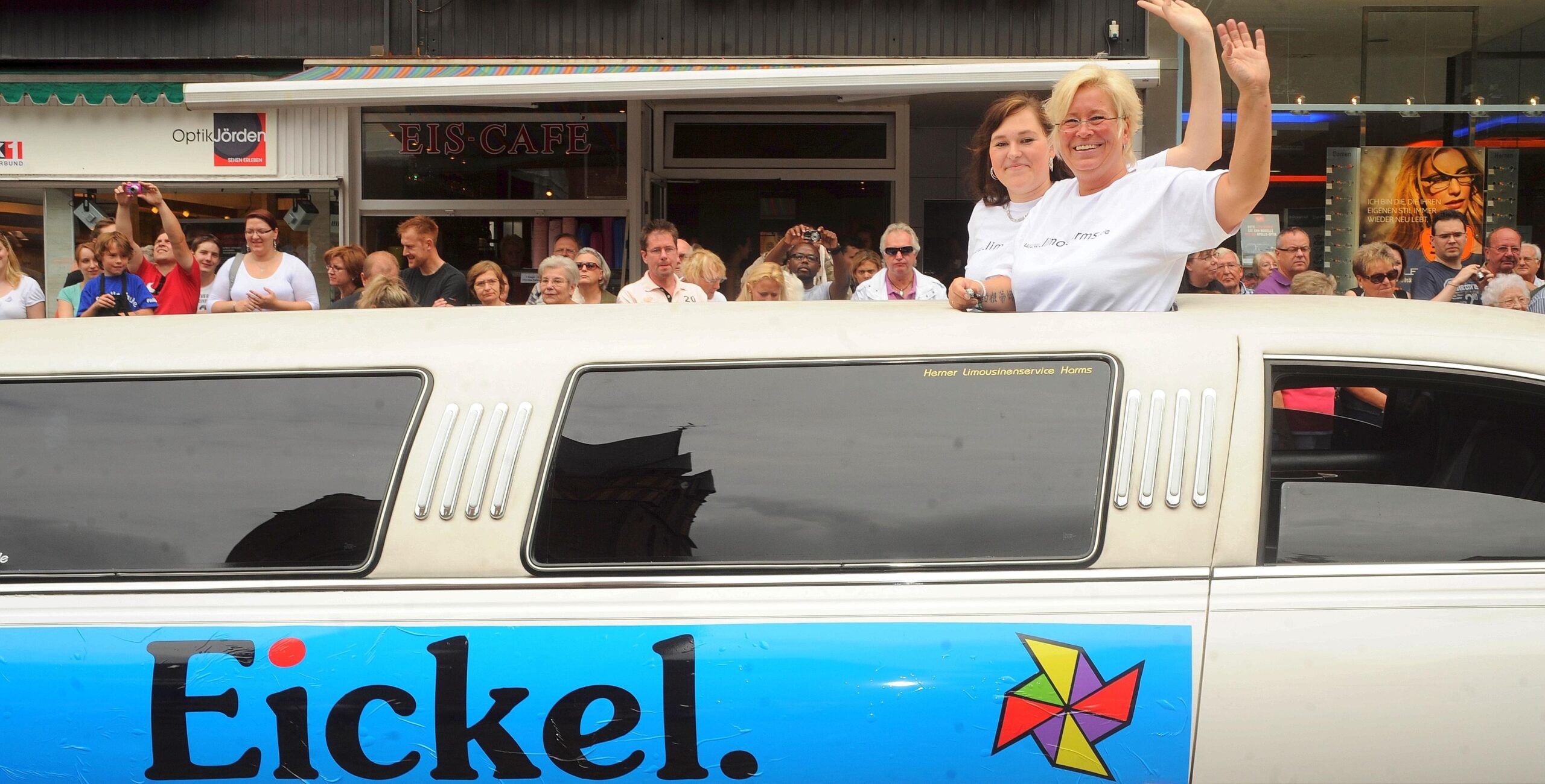 Crange steht Kopf. Bis zum 14. August lockt die 576. Cranger Kirmes zum großen Rummel.