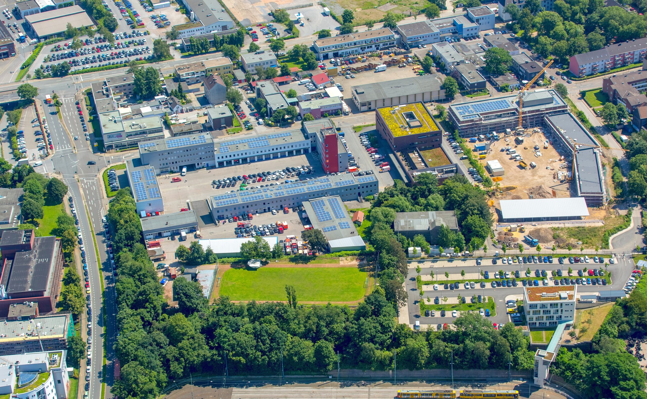 Die Hauptwache der Feuerwehr Essen im Ostviertel (Eiserne Hand). Das Ausbildungszentrum der Berufsfeuerwehr wird für 8,4 Millionen Euro zu einem der größten in Nordrhein-Westfalen erweitert.