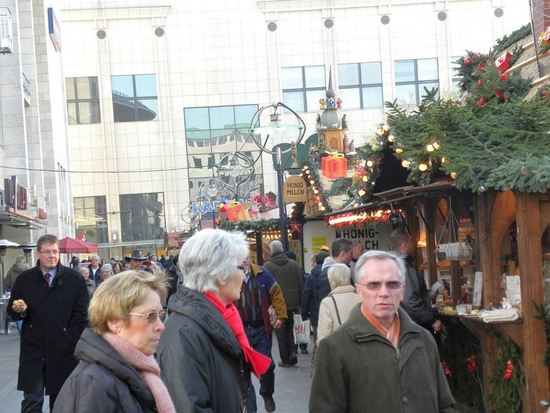 Erster Tag Weihnachtsmarkt 2011 in Dortmund.