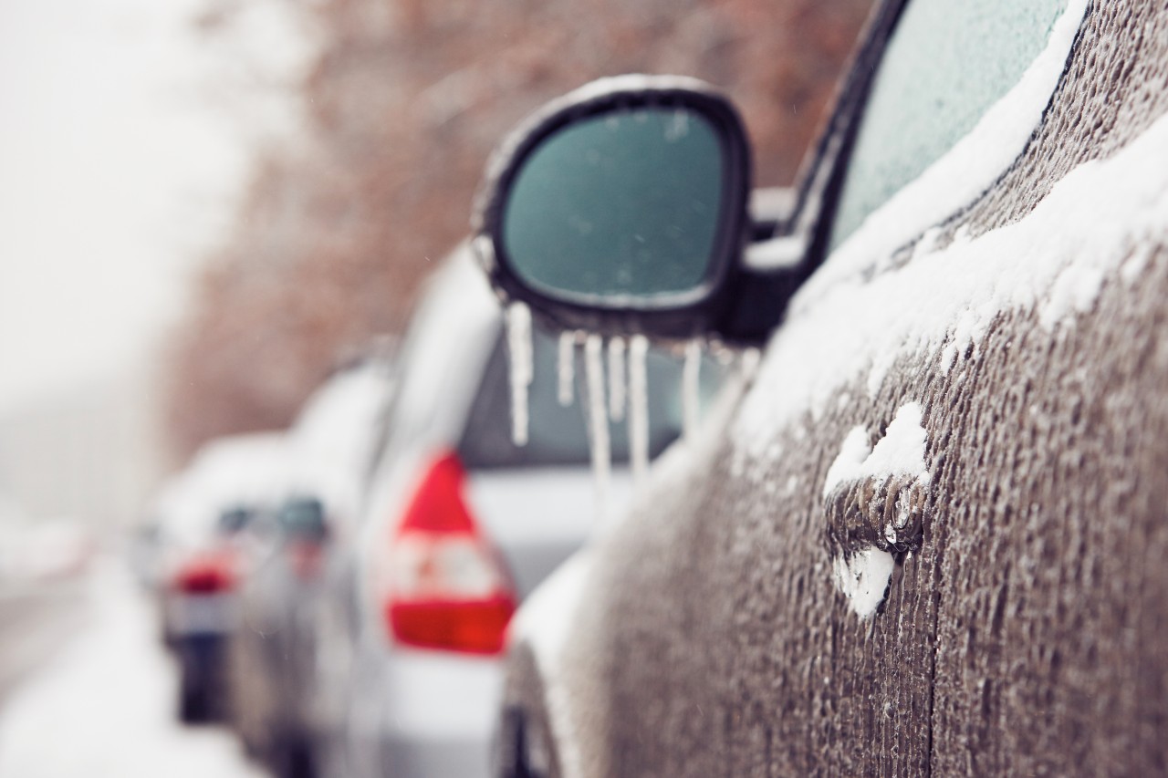 Skirulaub: Überfrorene Autos sind im Winter keine Seltenheit. 