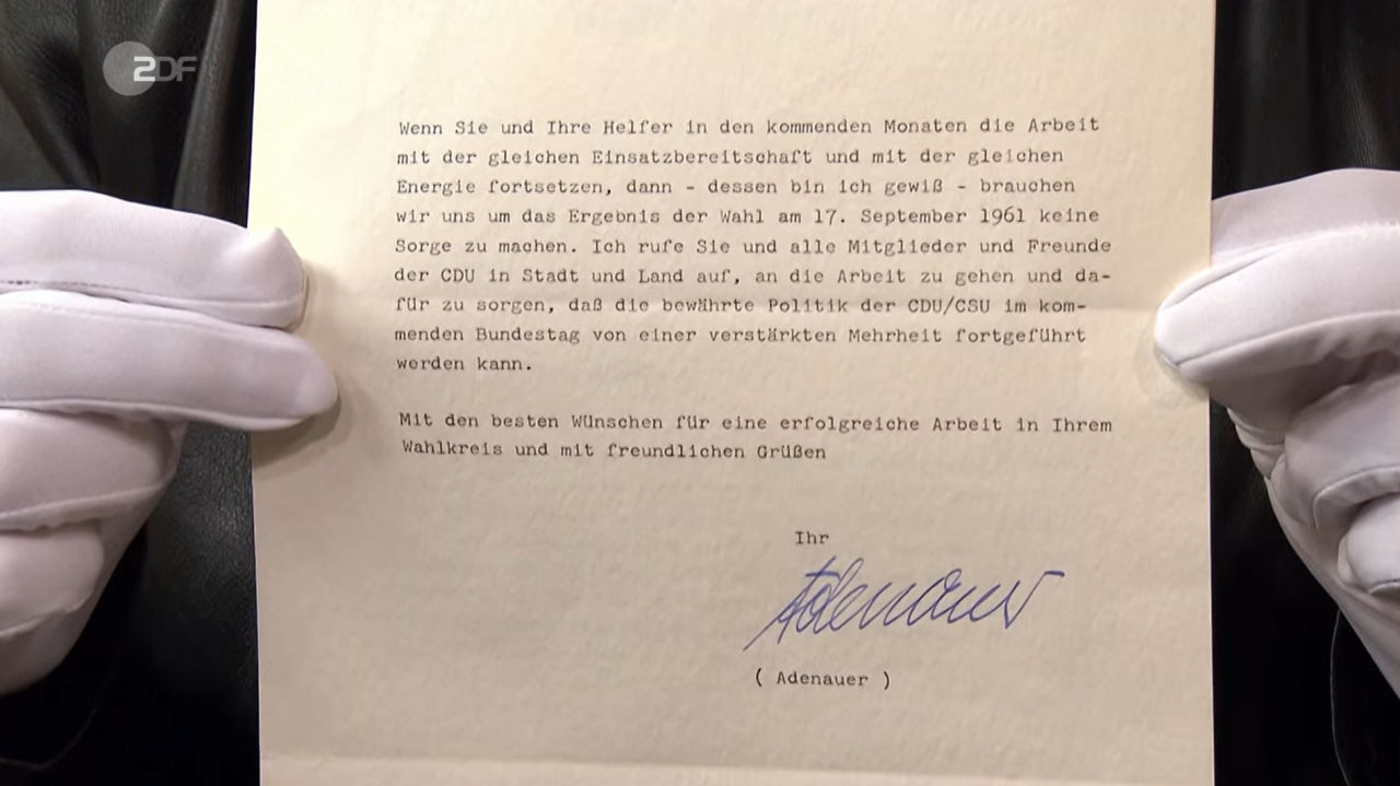 Der Brief wurde original von Konrad Adenauer unterschrieben. 