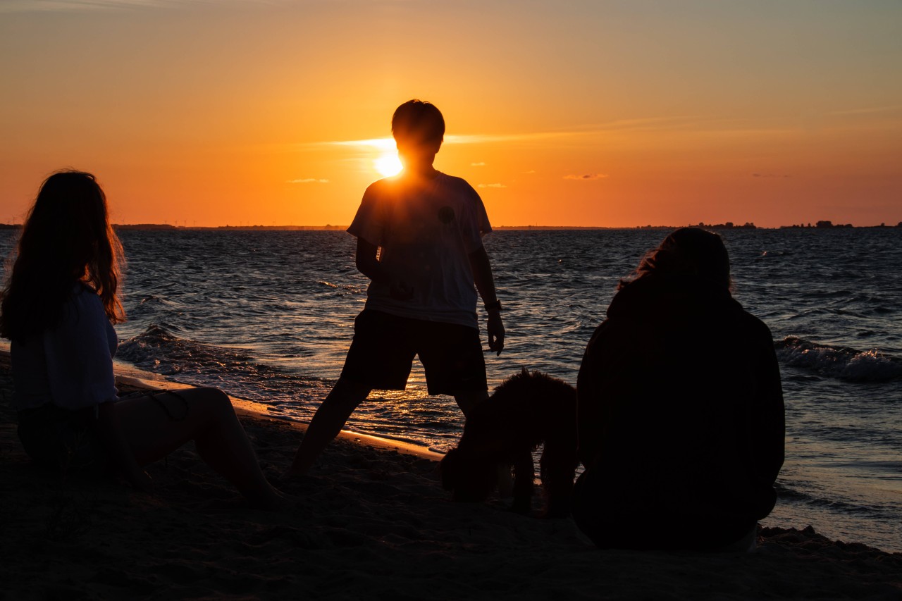 Urlaub an der Ostsee: Die junge Touristen wurden Opfer einer schlimmen Tat. (Symbolbild)