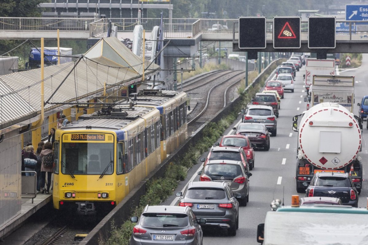 verkehr essen duisburg dortmund bochum