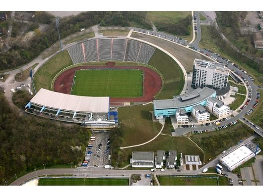 Das Parkstadion mit Reha-Zentrum und Hotel im April 2008 Luftbild: Hans Blossey/WAZ, www.luftbild-blossey.de