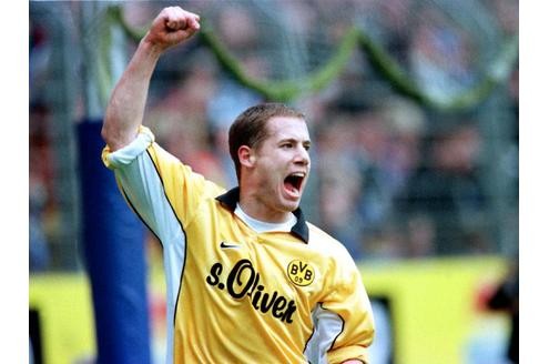 Aus der eigenen Jugend kommend rückte Lars Ricken 1993 in den Profikader. Mit 17 schoss er sein erstes Bundesliga-Tor, wurde dreimal als Spieler Deutscher Meister.