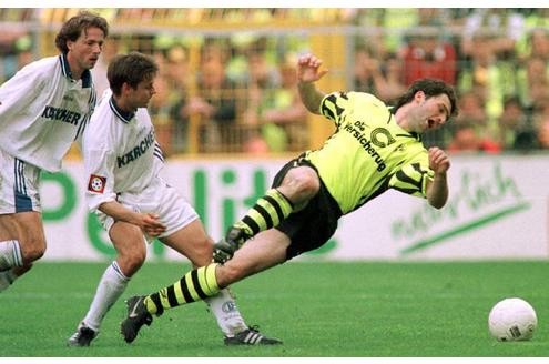 Platz 3: Stéphane Chapuisat. Als Ottmar Hitzfeld den schüchternen Schweizer 1991 von Bayer Uerdingen zum BVB lotste, war die Skepsis groß.