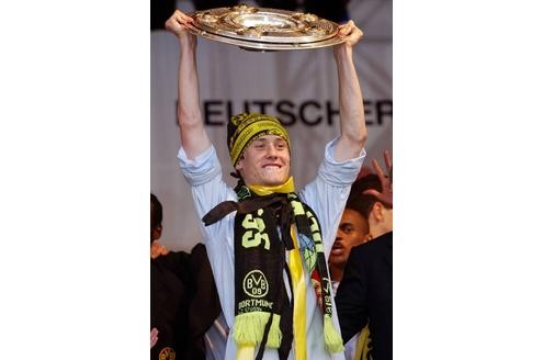 2002 wurde Rosicky Meister mit dem BVB. Kritiker warfen dem Tschechen vor, sich zu oft auf dem Platz zu verstecken. Schließlich wechselte er zu Arsenal London in die Premier League.