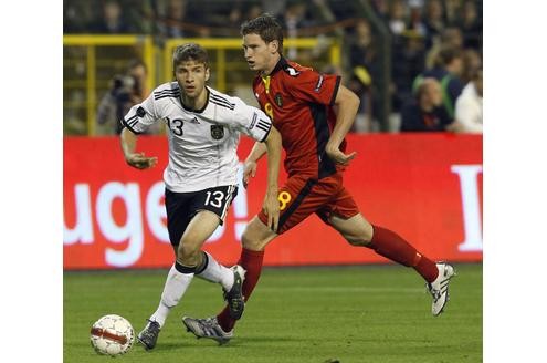 Belgien - Deutschland: Thomas Müller gegen Jan Vertonghen.