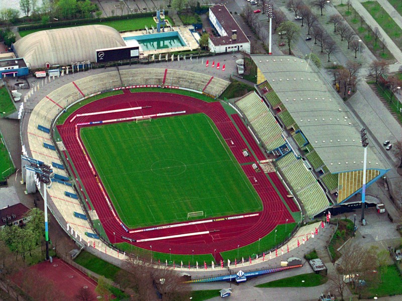 Was wäre Duisburg ohne das MSV-Stadion? So sah es 1998 noch aus.