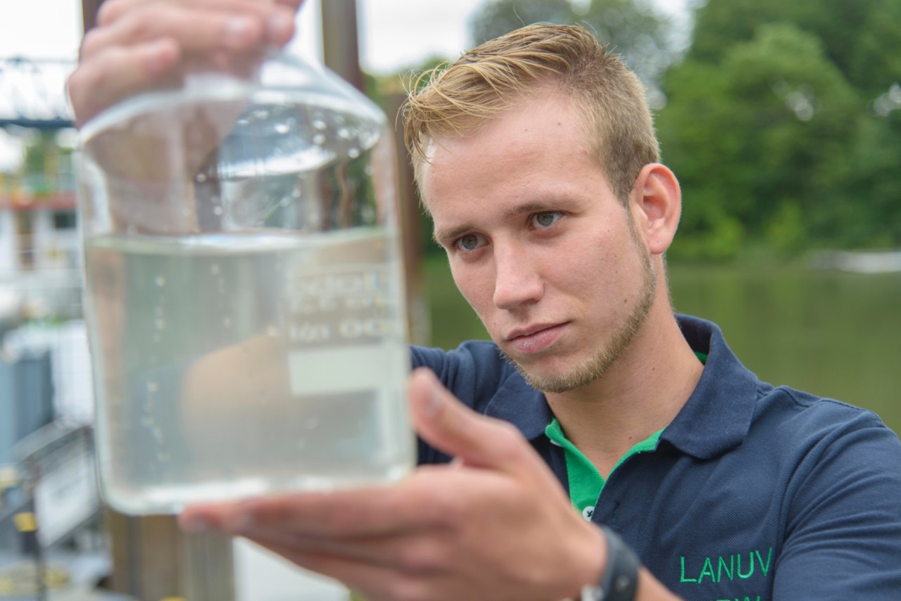 Wasserqualität des Rheins - Laborschiff Max Prüss