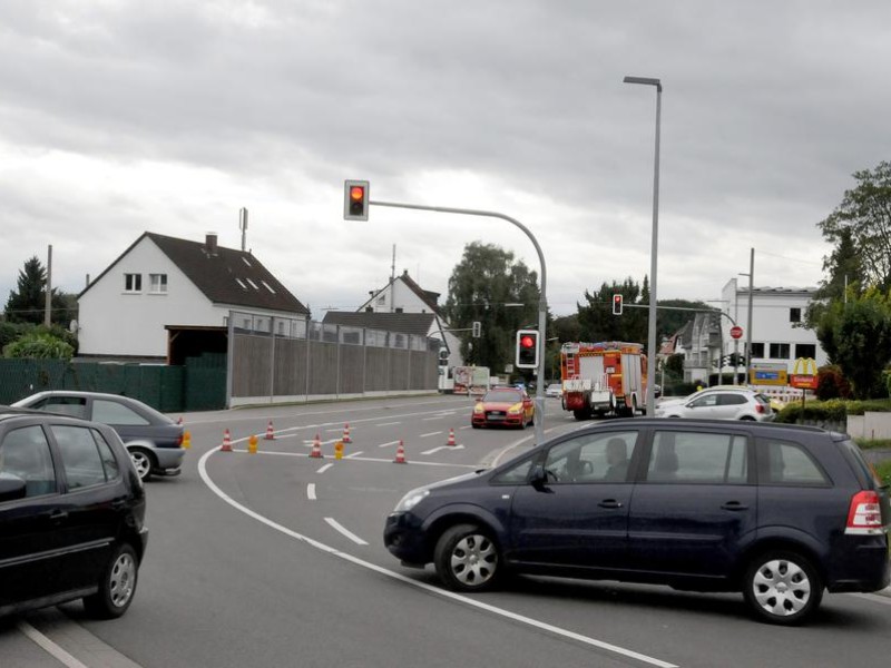 Auch die K20 war im Bereich von McDonalds gesperrt, so dass die Autofahrer zum Wenden gezwungen waren.