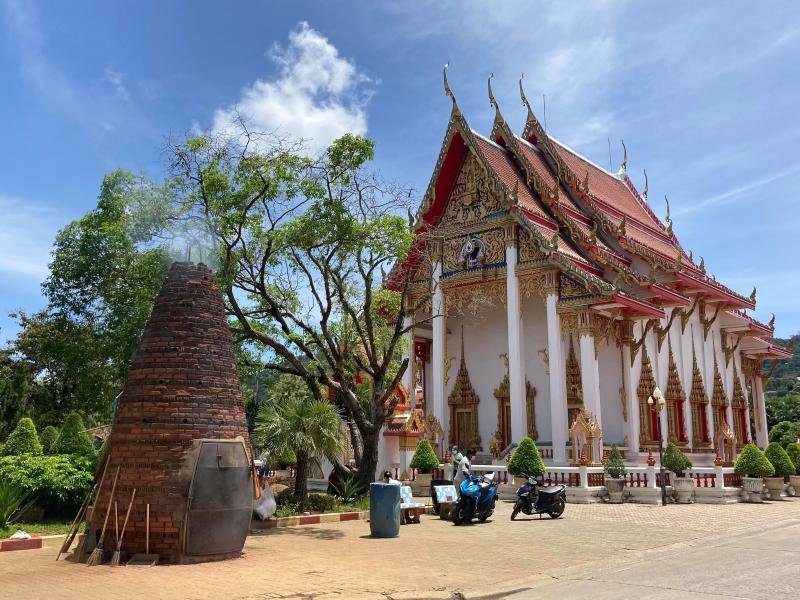 Auf Phuket dürfen vollständig geimpfte Urlauber bereits seit dem 1. Juli anreisen. Weitere Regionen öffnen sich ab Oktober.