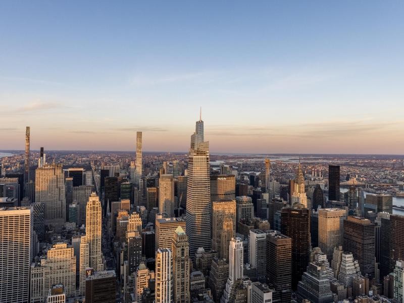 Auf dem Wolkenkratzer One Vanderbilt - hier genau in der Bildmitte - wird im Oktober 2021 eine Aussichtsplattform namens Summit eröffnen.