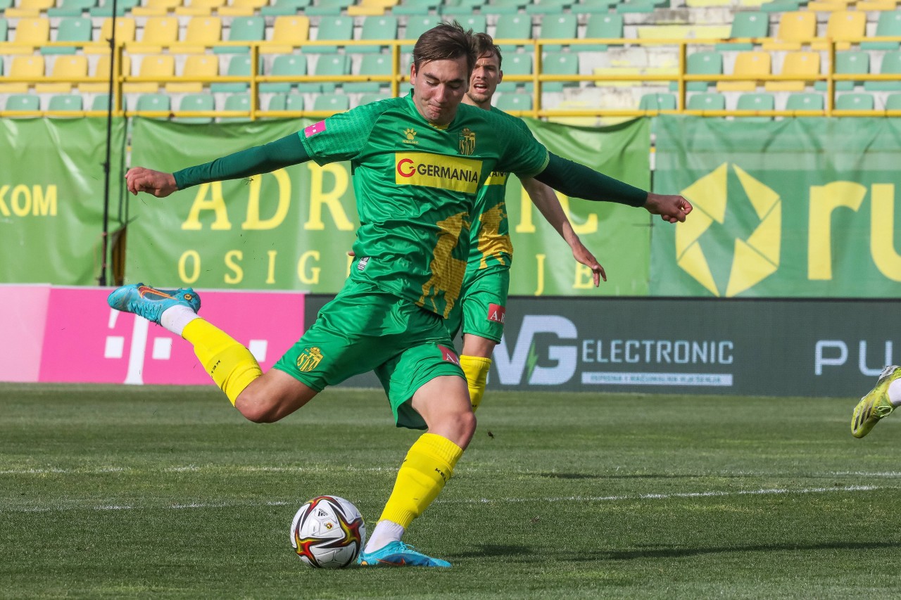 Dion Drena Beljo ist bei Borussia Dortmund im Gespräch.