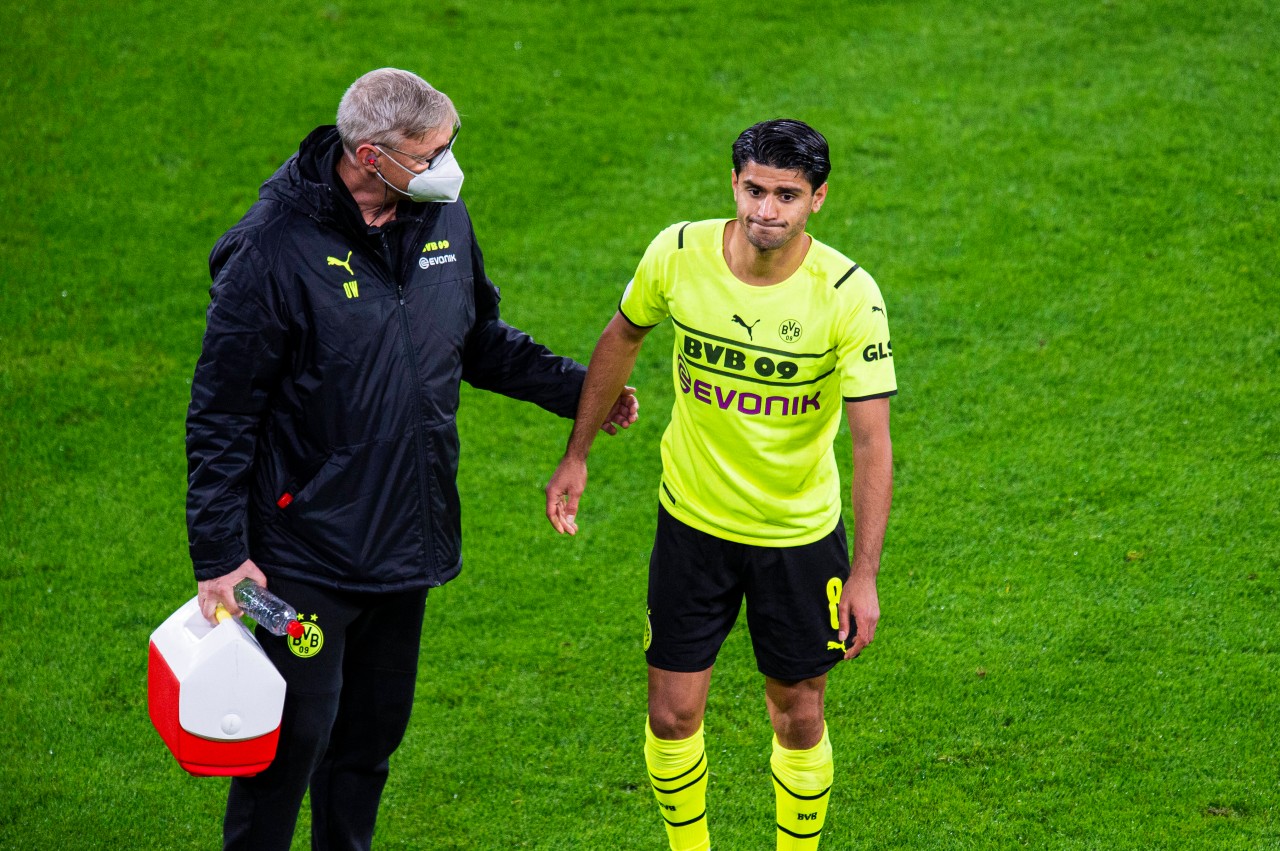 Bei Borussia Dortmund musste Mo Dahoud gegen Sporting Lissabon in der Champions League verletzt ausgewechselt werden.
