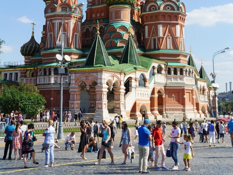 Basilius-Kathedrale in Moskau: Russland ist als Rundreiseziel überraschenderweise wieder zurück.