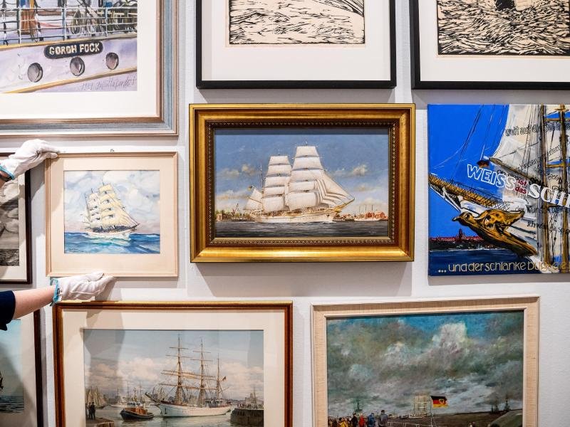 Bilder und Zeichnungen des Schiffes sind in der Sonderausstellung über das Segelschulschiff "Gorch Fock" zu sehen.