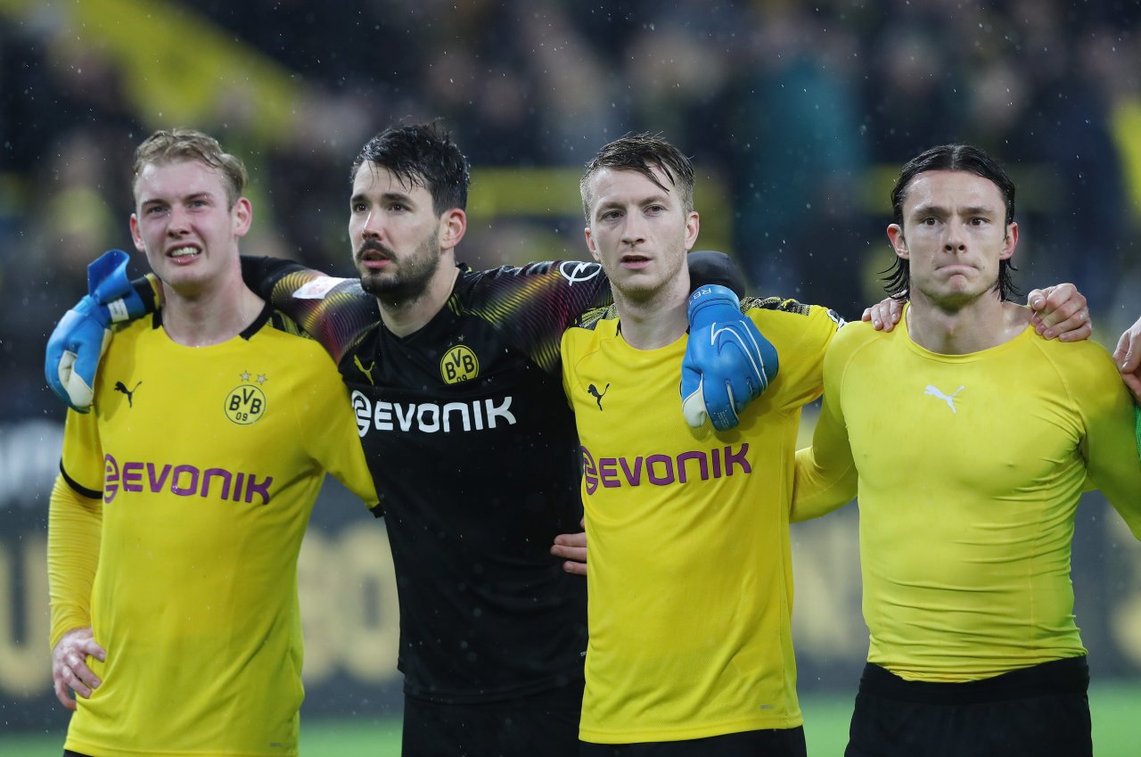 Borussia Dortmund: Angebot Abgelehnt! BVB Bleibt Wohl Auf IHM Sitzen ...