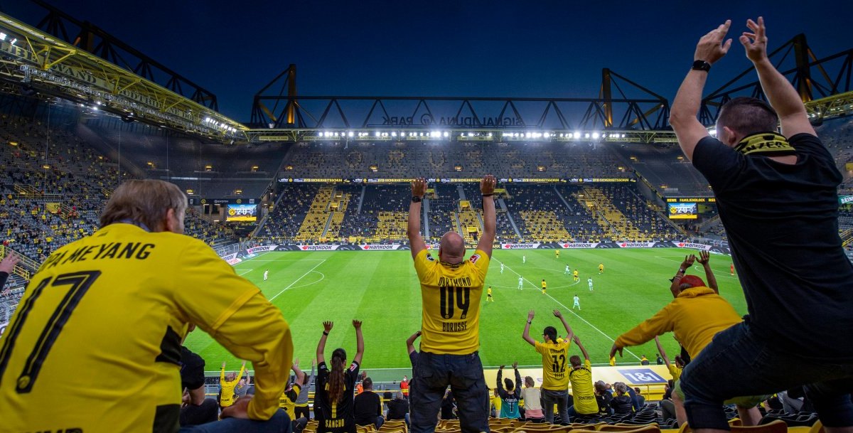 Borussia Dortmund Stadionbesucher.jpg