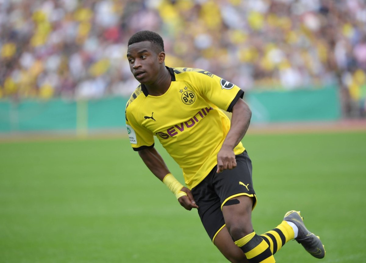 Borussia Dortmund Youssoufa Moukoko.jpg