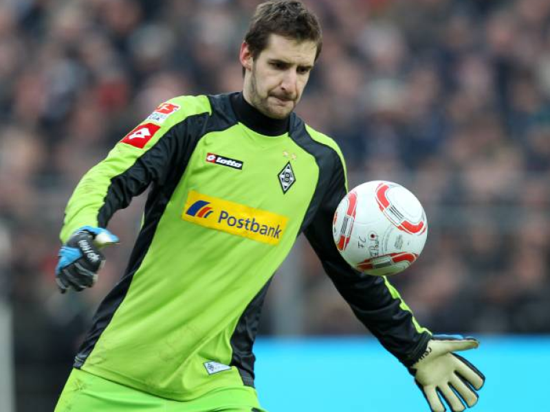 Torwart Christopher Heimeroth hat noch einen Vertrag bis 2012. Der 30-Jährige hat in der vergangenen Saison 13 Spiele für die Borussia in der Bundesliga absolviert. Dennoch...