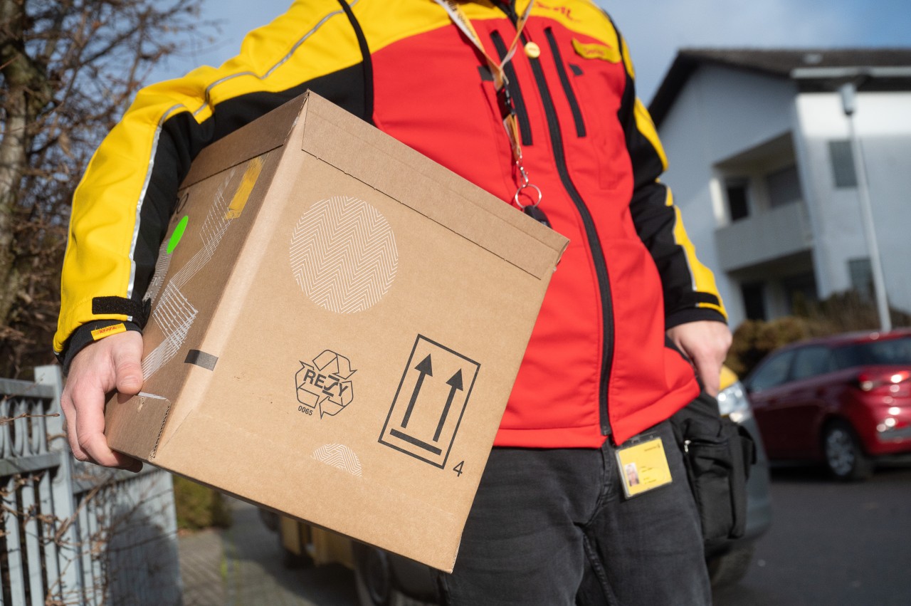 DHL: Paketboten arbeiten unter permanentem Zeitdruck. (Symbolbild)