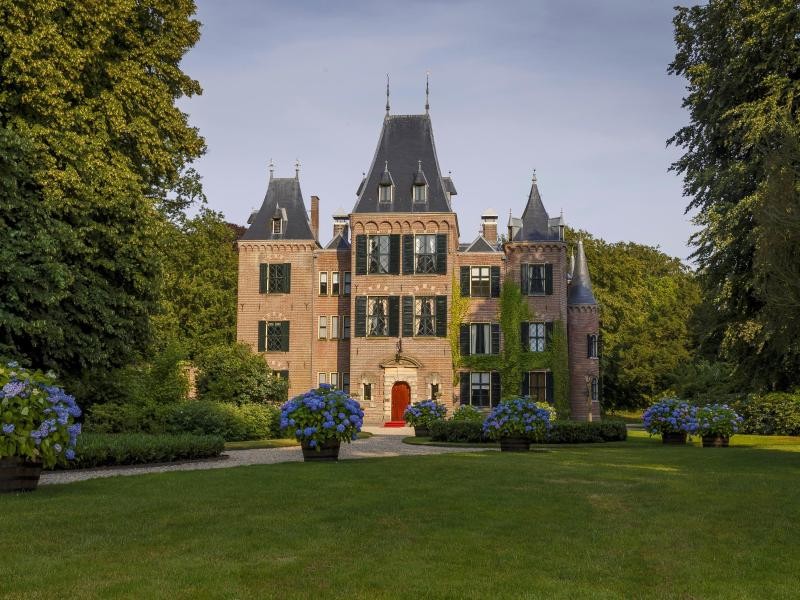 Das Schloss Keukenhof ist Start- und Zielort einer neuen Radroute in den Niederlanden - zum Schloss Oud Poelgeest und zurück müssen 35 Kilometer absolviert werden.