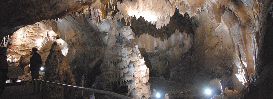 Dechenhöhle, Höhenlicht, neue Beleuchtung--656x240.jpg