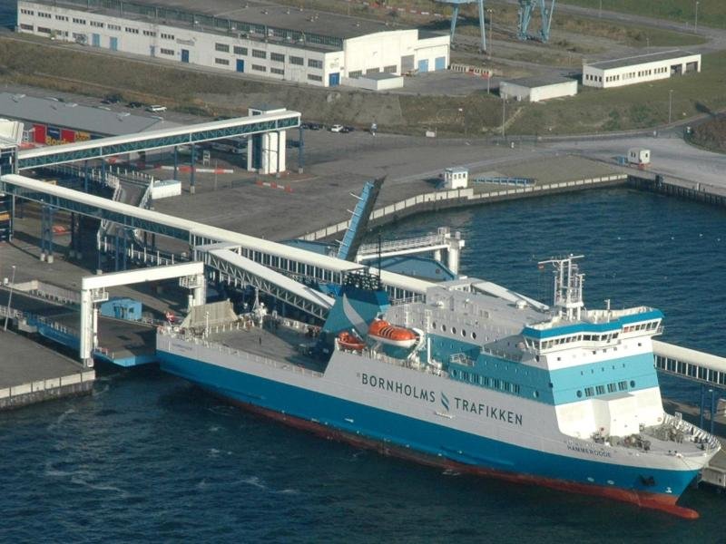 Die Fähre zwischen Sassnitz auf Rügen und der dänischen Ostsee-Insel Bornholm nimmt Anfang Juni wieder den Betrieb auf.