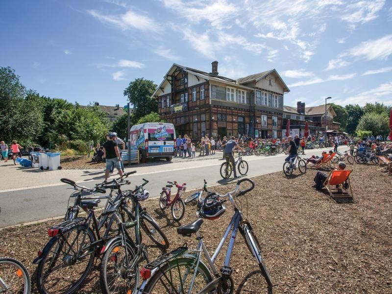 Die Nordbahntrasse lockt an schönen Tagen unzählige Besucher.