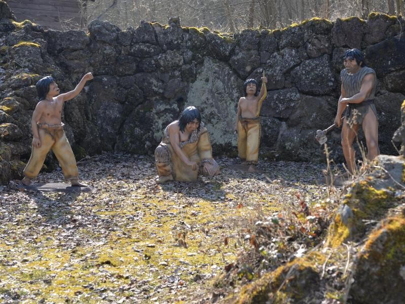 Auch die Geschichte des Menschen spielt in dem Dienosaurierpark eine Rolle.