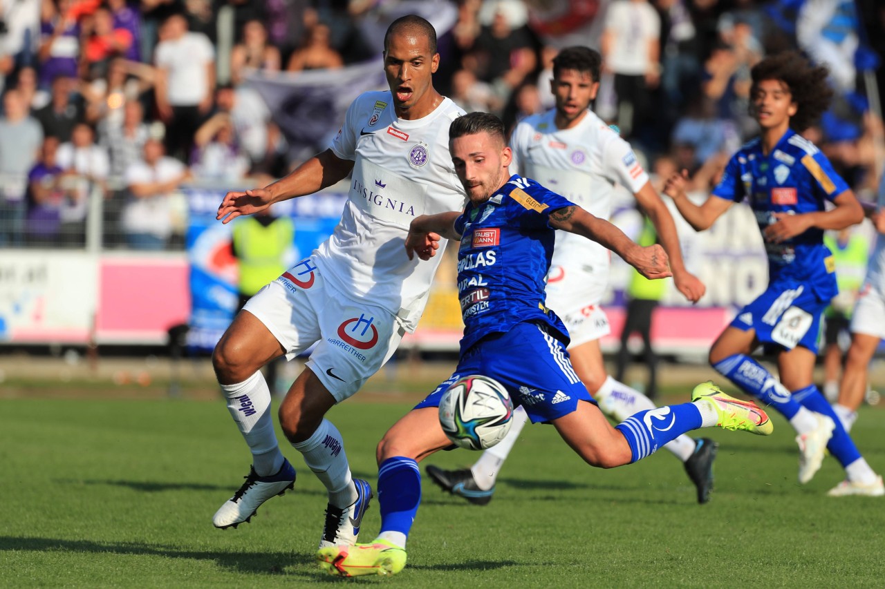 Ex-S04-Kicker Donis Avdijaj trifft zum ersten Mal für seinen neuen Verein TSV Hartberg. 