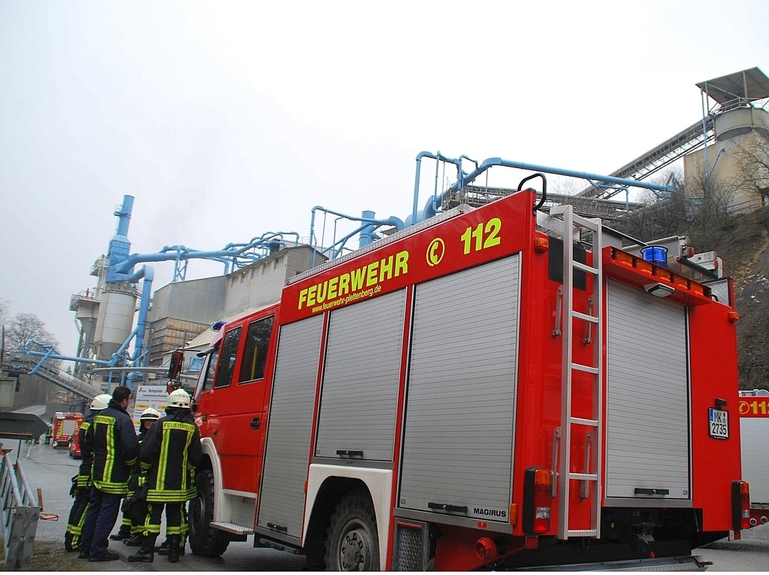 Großeinsatz für die Werdohler Feuerwehr. Sie konnte das Ausbreiten des Brandes verhindern. Foto: WR-Archiv