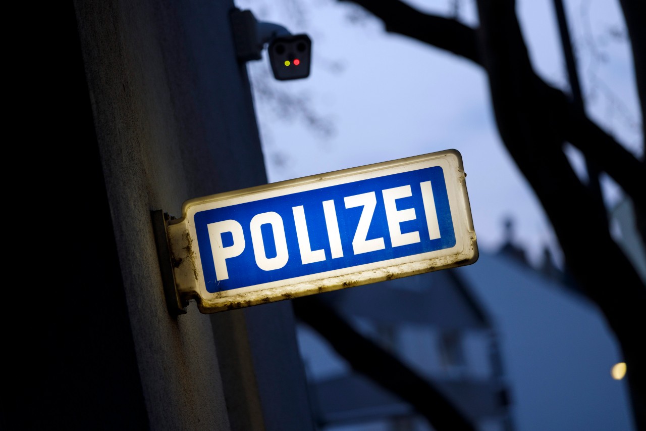 In Dortmund wurde ein 25-Jähriger von einer Bande junger Männer ausgeraubt! (Symbolbild)
