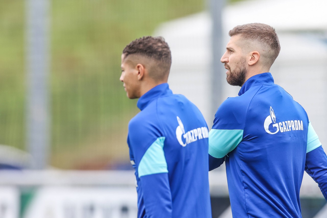 Beim FC Schalke 04 könnte es schon bald den nächsten Abgang geben.