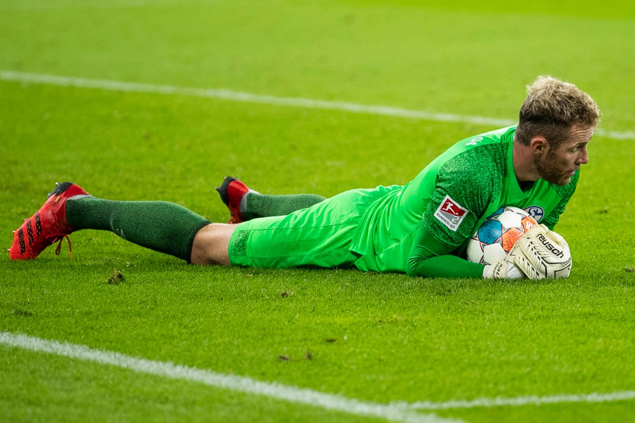 Schalke-Keeper Ralf Fährmann wird gegen Hansa Rostock wohl nicht mehr im Tor stehen.