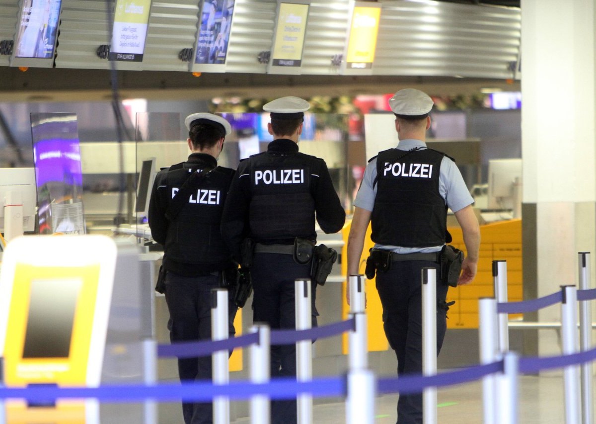 Flughafen-Dortmund-Polizei.jpg