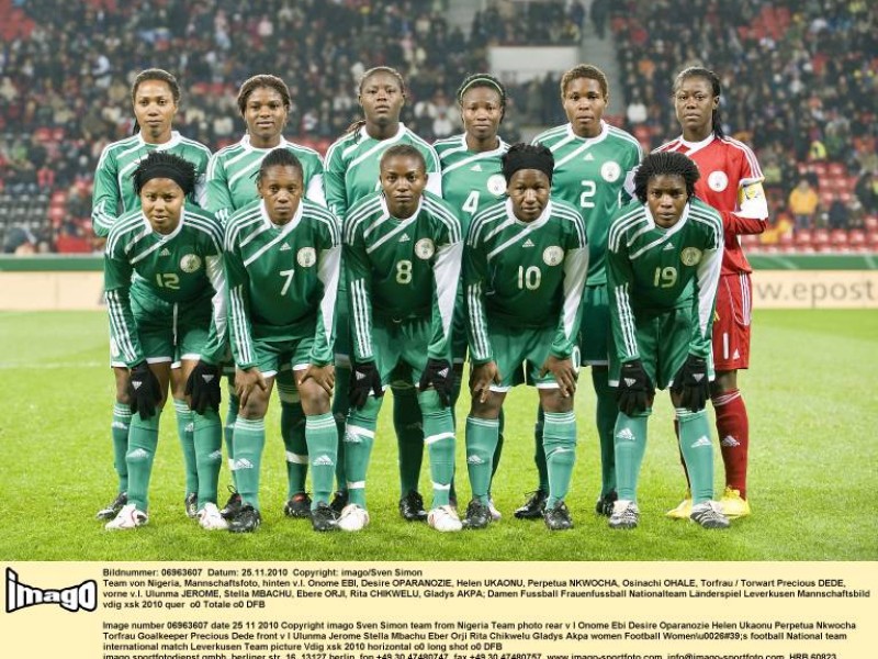 Team Nigeria: Onome Ebi, Desire Oparanozie, Helen Ukaonu, Perpetua Nkwocha, Osinachi Ohale, Torfrau Precious Dede, vorne v.l. Ulunma Jerome, Stella Mbachu, Ebere Orji, Rita Chukwelu, Gladys Akpa. Foto: imago