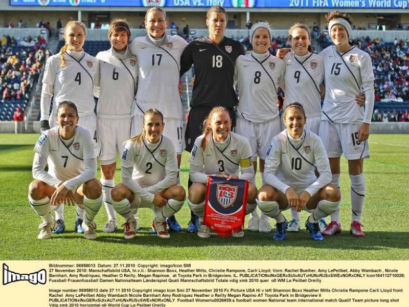 Team USA: Shannon Boxx, Heather Mitts, Christie Rampone, Carli Lloyd; Vorn: Rachel Buelher, Amy LePeilbet, Abby Wambach , Nicole Barnhart, Amy Rodriquez, Heather O Reilly, Megan Rapinoe. Foto: imago