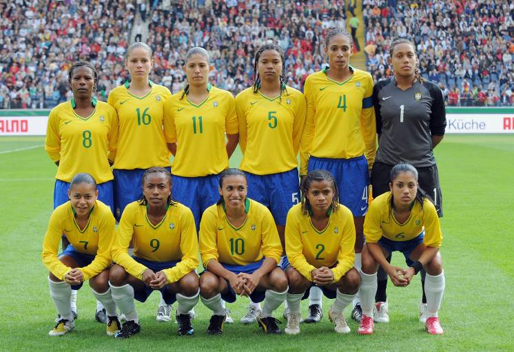 Team Brasilien: Formiga, Erika, Cristiane, Renata Costa, Aline Pellegrino, Torfrau Barbara; Vorn: Francielle, Ester, Marta, Grazielle und Maurine. Foto: imago